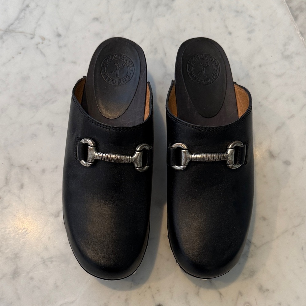 Black Leather Womens Clogs